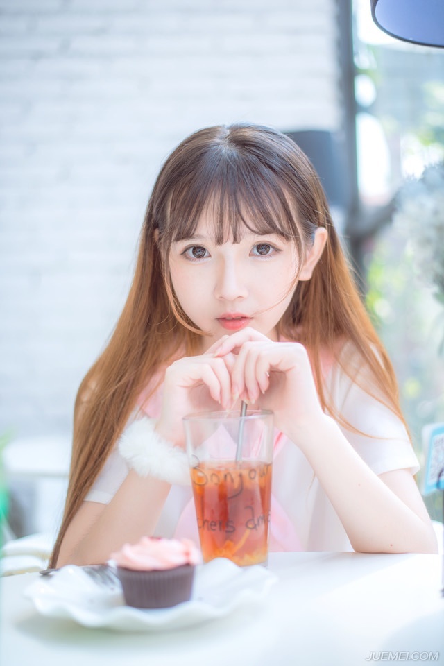 “嘿，让我怎么说？他毕竟是我手下大将，我还要靠着他们这些人来御敌呢。”刘璋的声音此刻听在刘璝耳中却是如此刺耳。